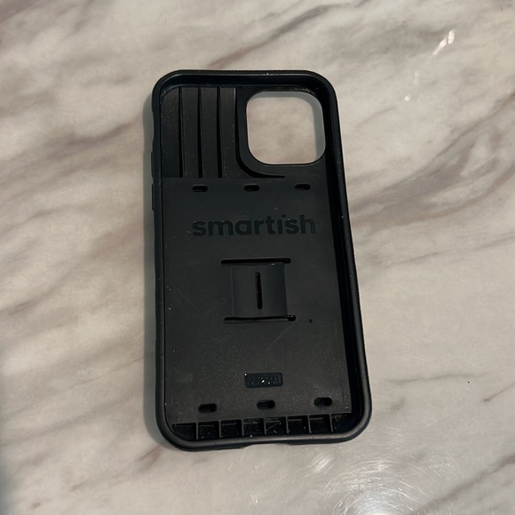 Black Smartish protective case w/card holder for iPhone 12 - Picture 2 of 3